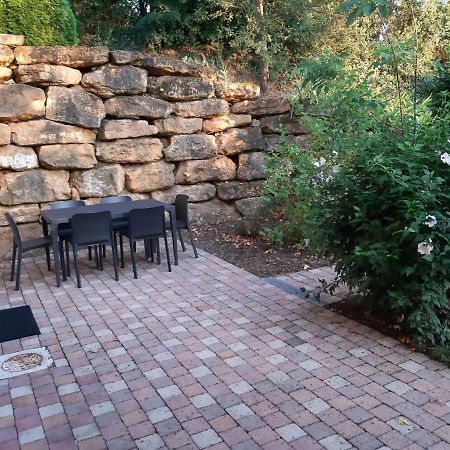 Appartement Dans Propriete Calme En Pleine Nature Charbonnières-les-Bains Dış mekan fotoğraf