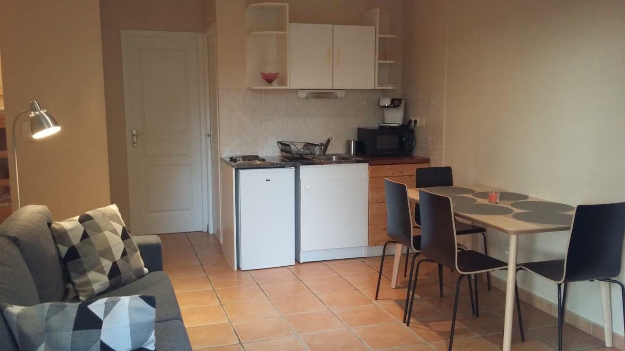 Appartement Dans Propriete Calme En Pleine Nature Charbonnières-les-Bains Dış mekan fotoğraf