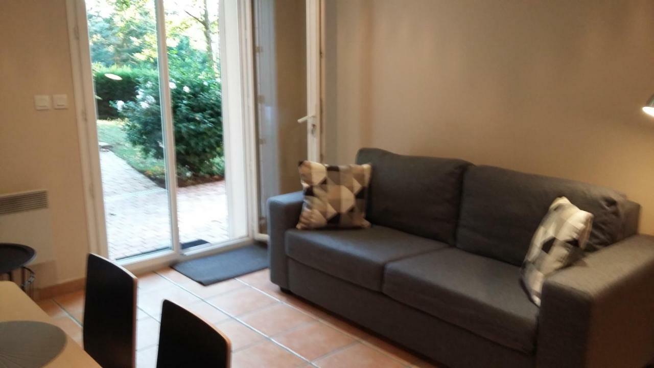 Appartement Dans Propriete Calme En Pleine Nature Charbonnières-les-Bains Dış mekan fotoğraf
