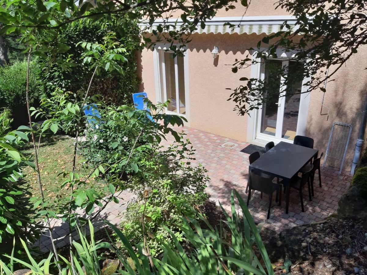 Appartement Dans Propriete Calme En Pleine Nature Charbonnières-les-Bains Dış mekan fotoğraf