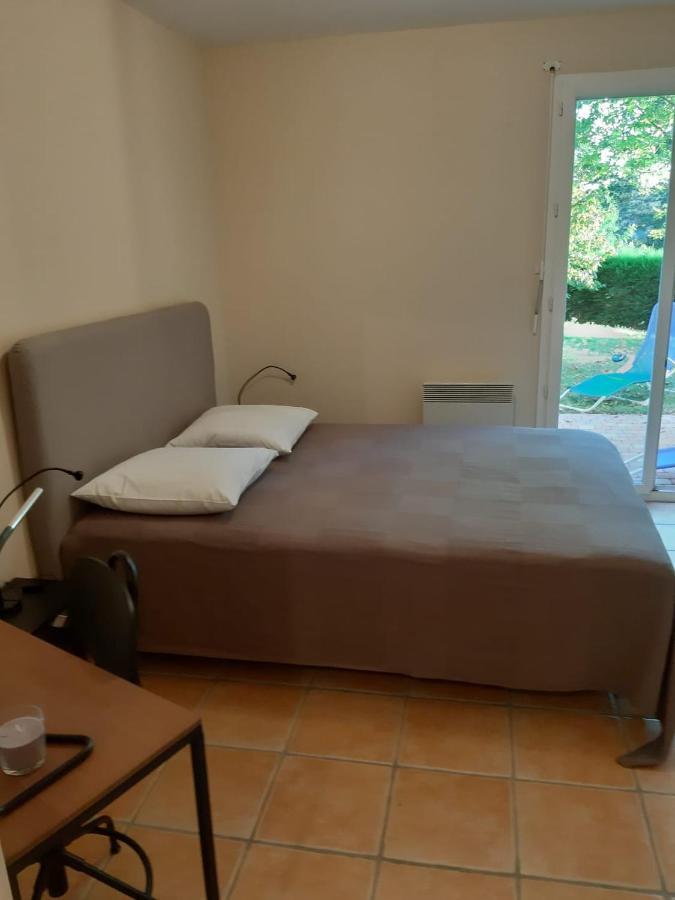 Appartement Dans Propriete Calme En Pleine Nature Charbonnières-les-Bains Dış mekan fotoğraf