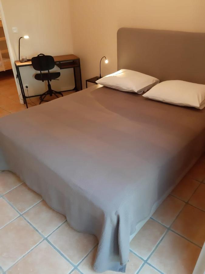 Appartement Dans Propriete Calme En Pleine Nature Charbonnières-les-Bains Dış mekan fotoğraf